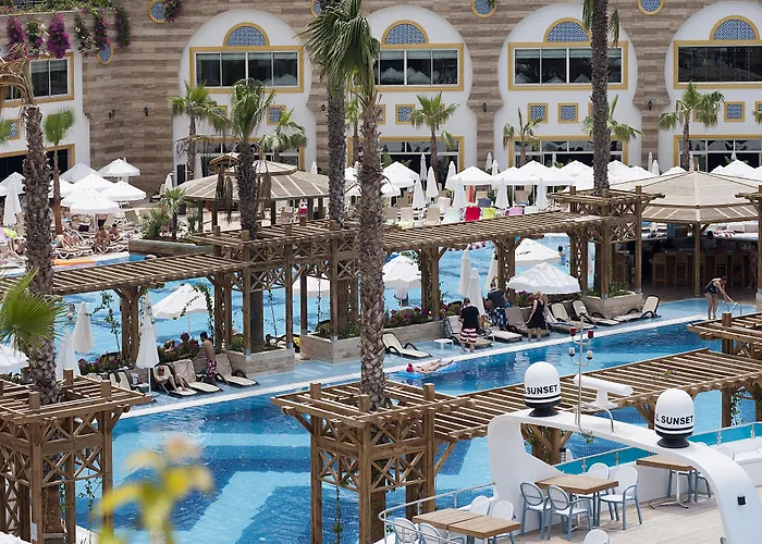 Üdülőközpont Crystal Sunset Pearl Collection