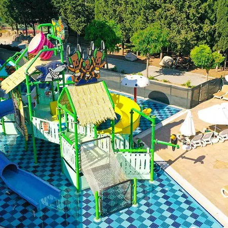 Crystal Sunset Luxury & Üdülőközpont 5*