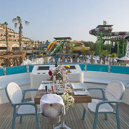 Crystal Sunset Pearl Collection Ośrodek wypoczynkowy Side