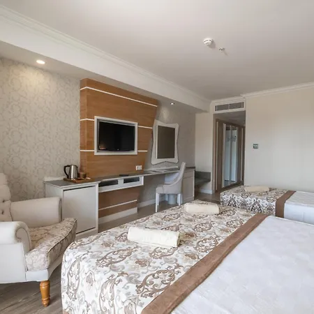 Crystal Sunset Luxury & Feriested Side